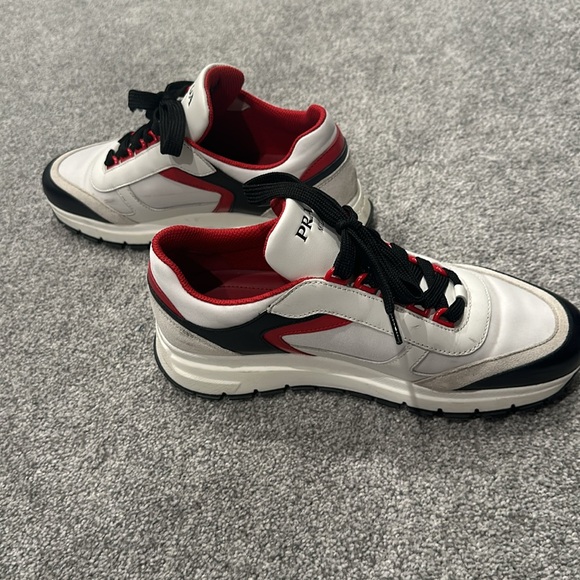 Authentic  Prada shoes - Picture 5 of 8